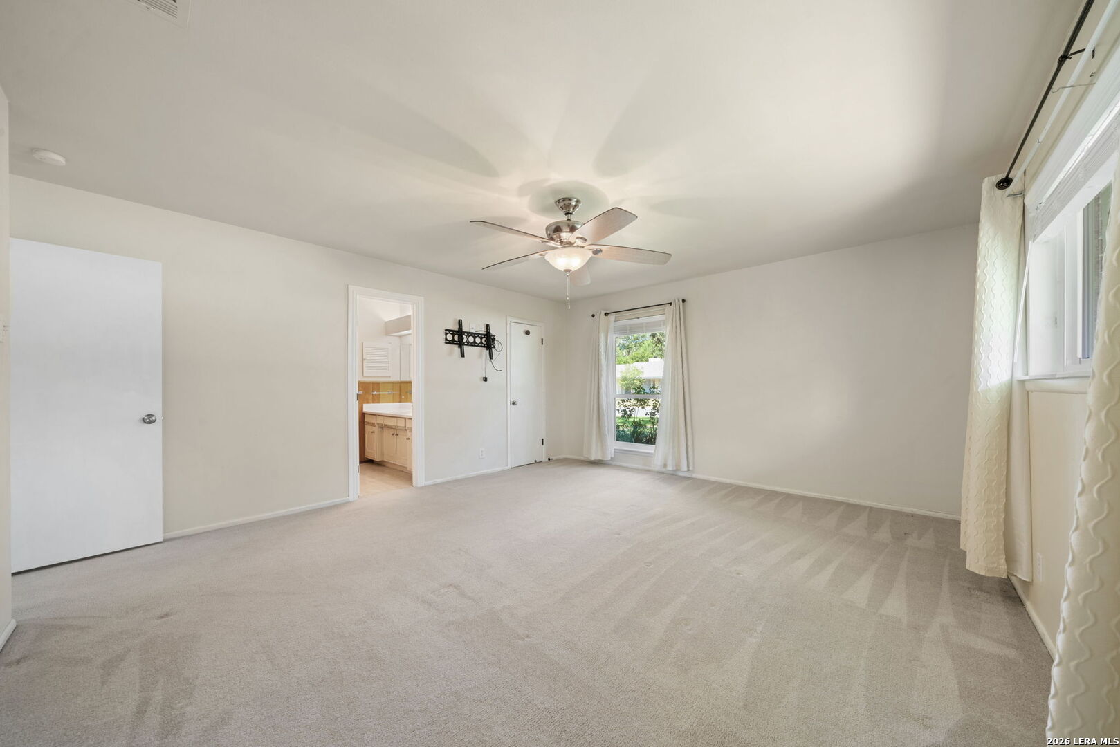 638 Rocklyn Dr, Windcrest, TX 78239