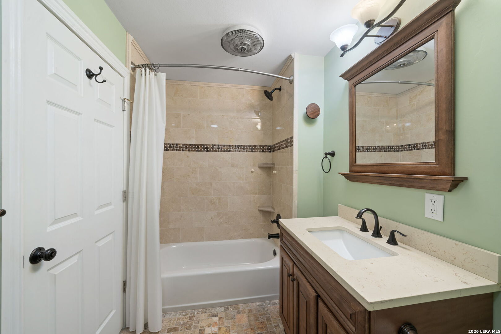 638 Rocklyn Dr, Windcrest, TX 78239
