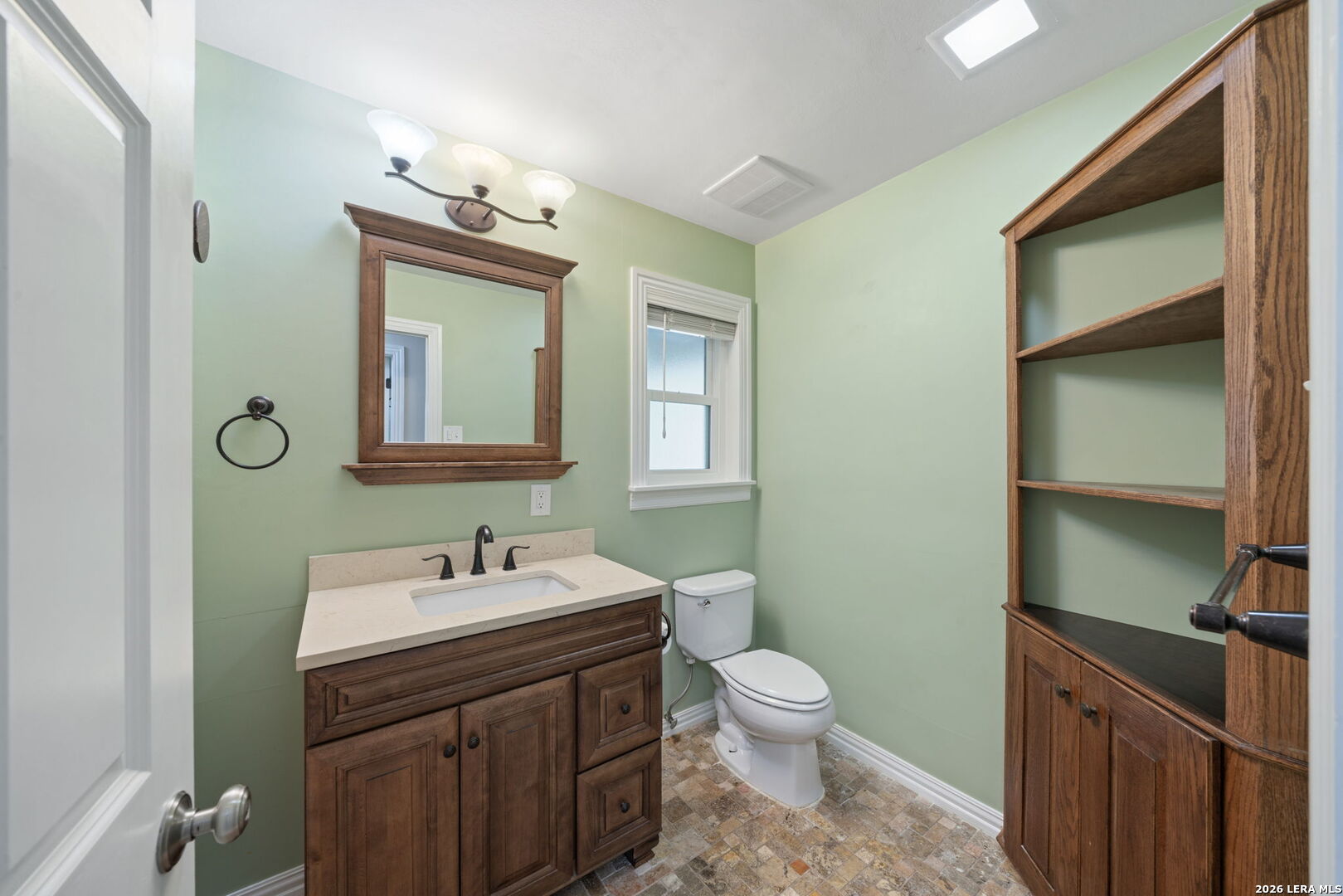 638 Rocklyn Dr, Windcrest, TX 78239