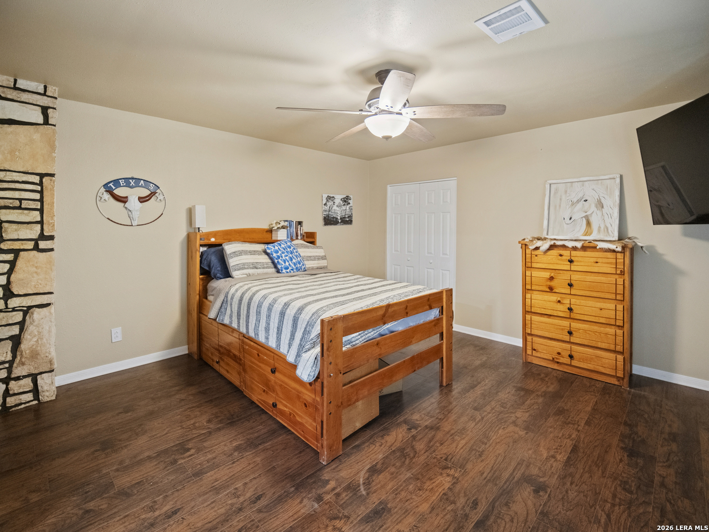 277 W BEAR SPRINGS RD, Pipe Creek, TX 78063