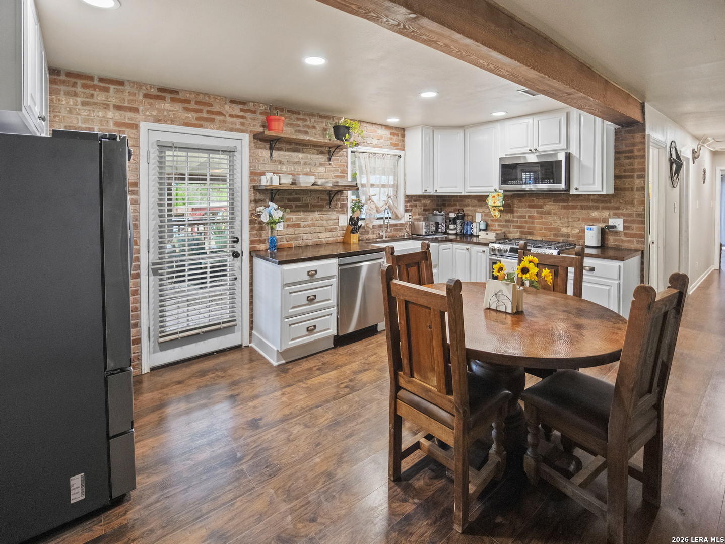 277 W BEAR SPRINGS RD, Pipe Creek, TX 78063