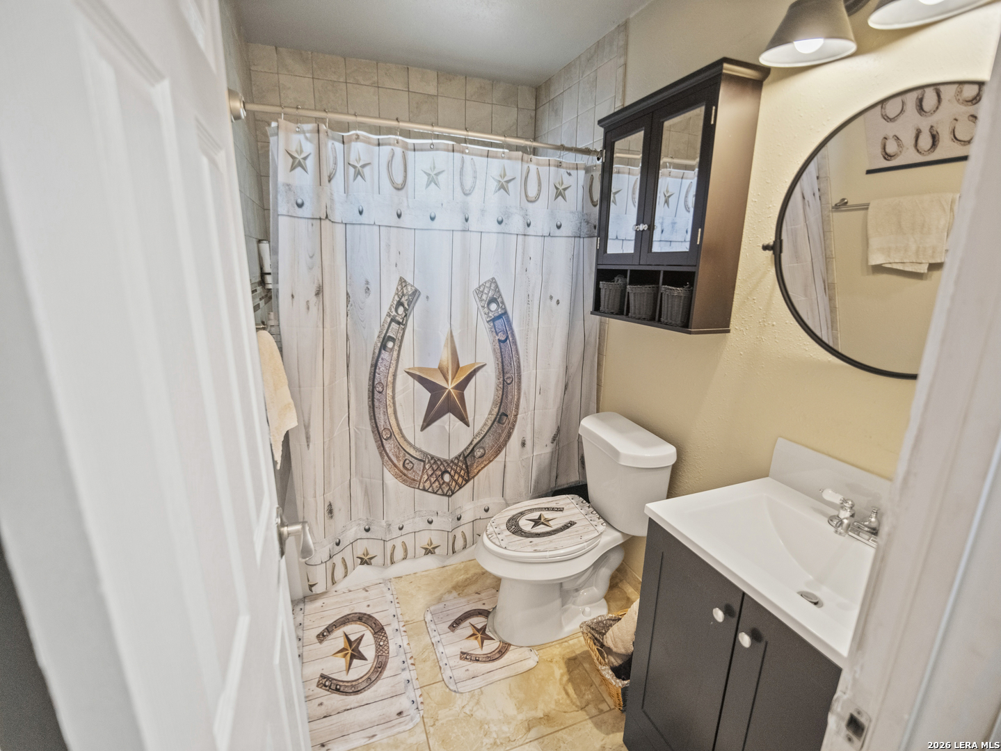 277 W BEAR SPRINGS RD, Pipe Creek, TX 78063