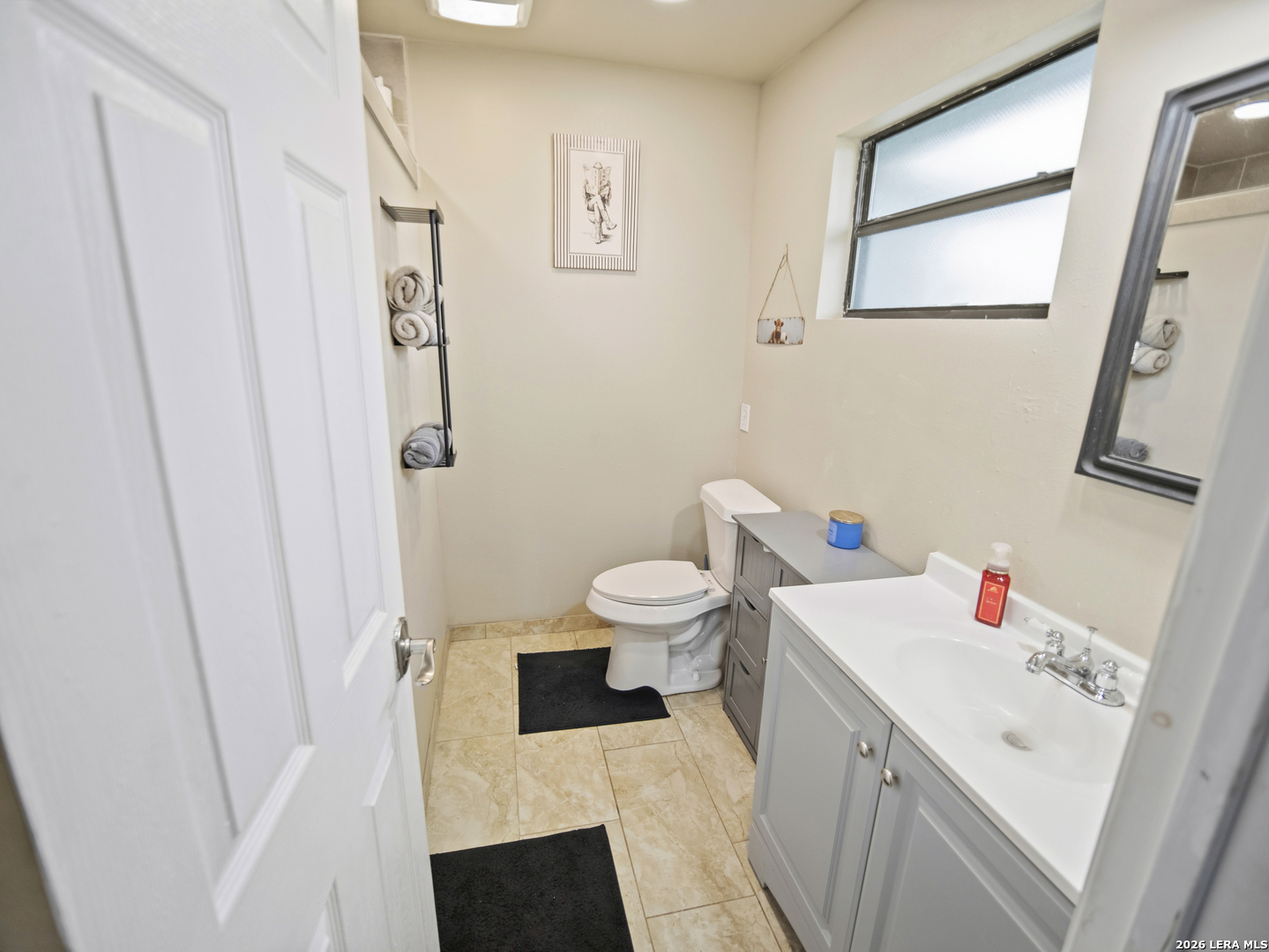 277 W BEAR SPRINGS RD, Pipe Creek, TX 78063