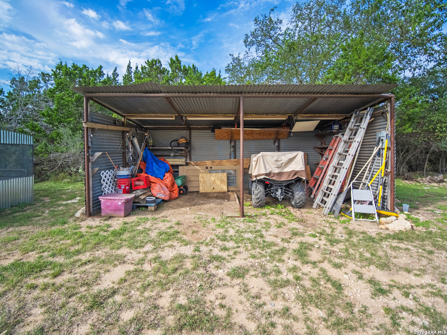 277 W BEAR SPRINGS RD, Pipe Creek, TX 78063
