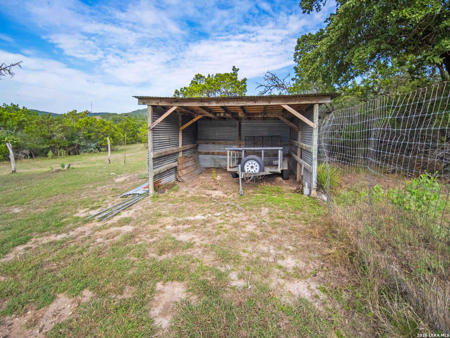 277 W BEAR SPRINGS RD, Pipe Creek, TX 78063
