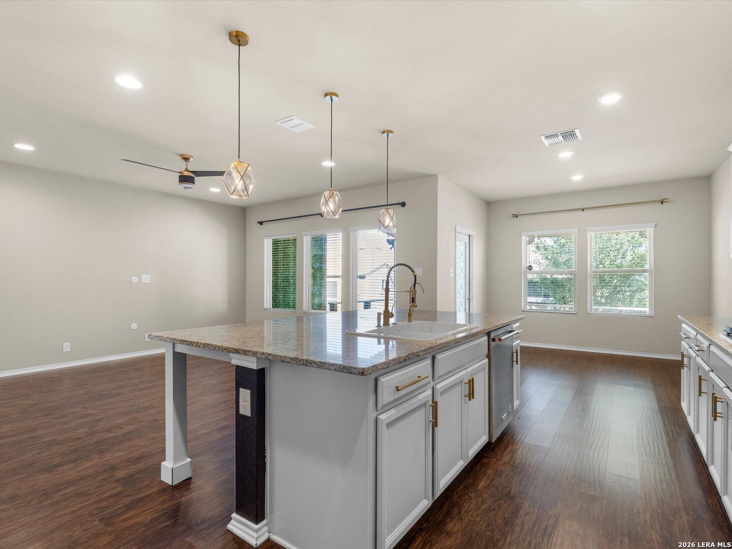 6906 Stipe Lane, Converse, TX 78109