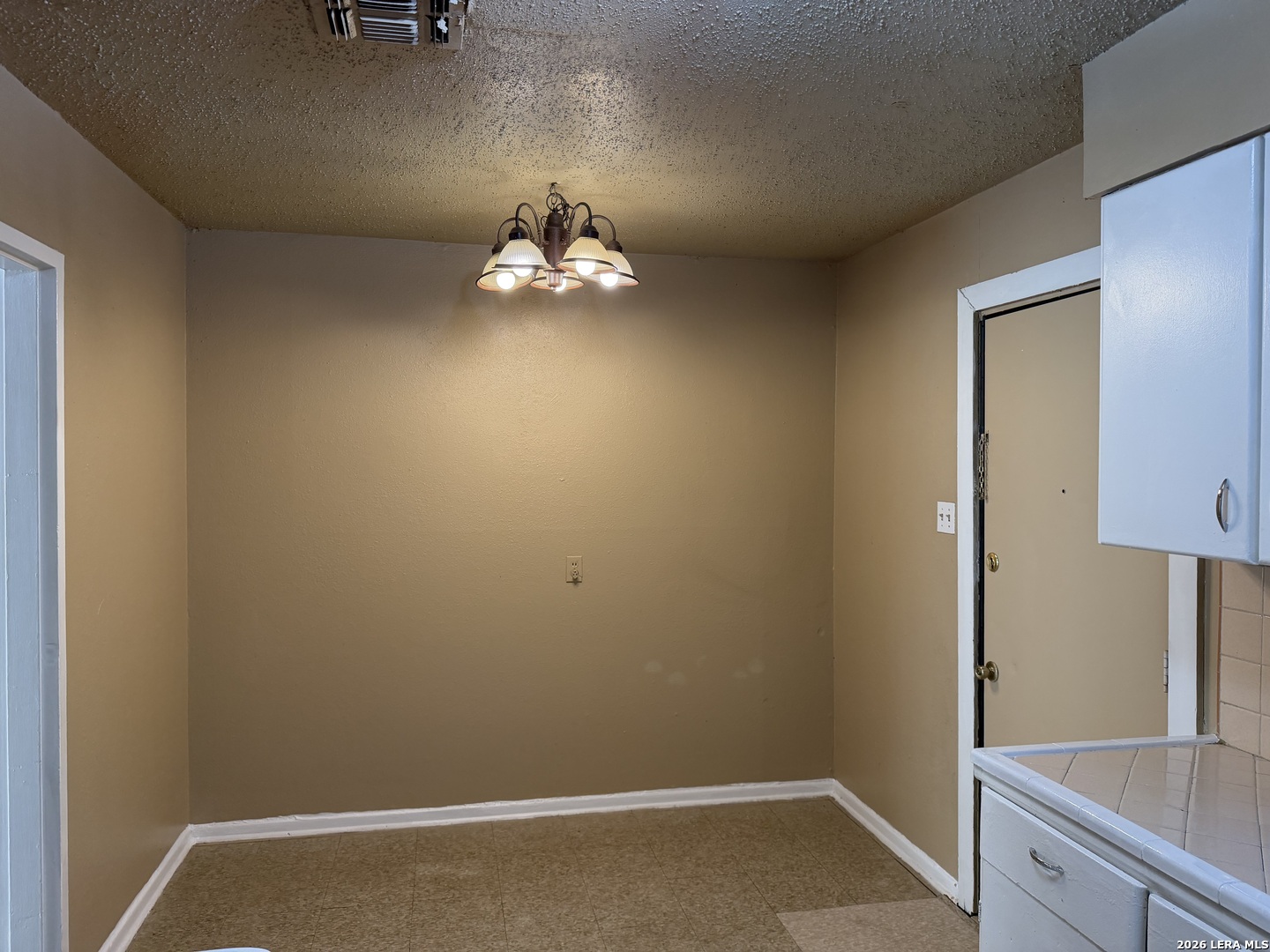 647 SUMNER DR, San Antonio, TX 78209