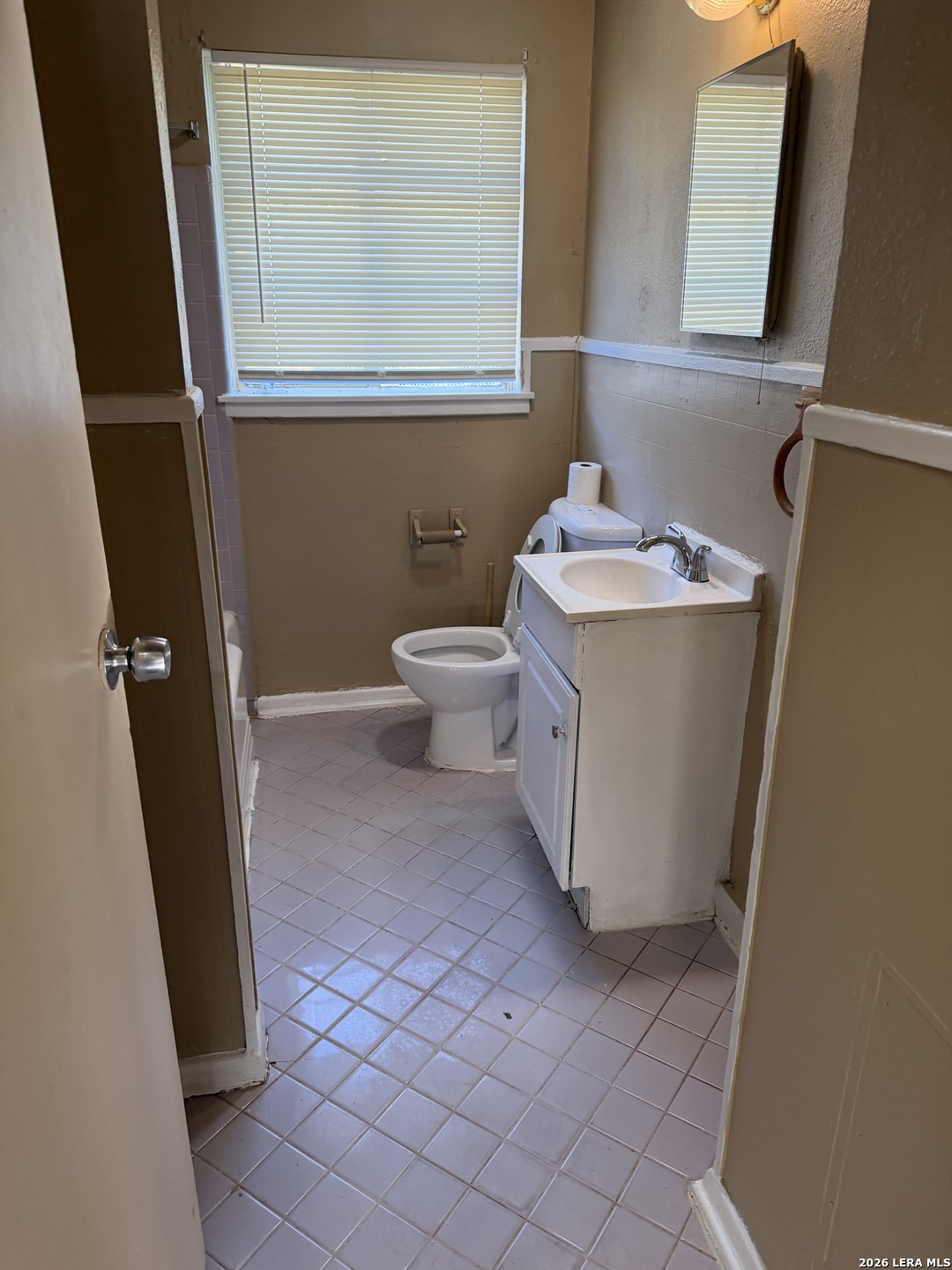 647 SUMNER DR, San Antonio, TX 78209