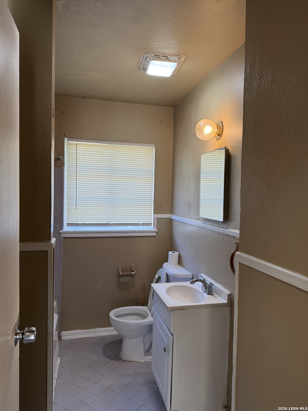 647 SUMNER DR, San Antonio, TX 78209