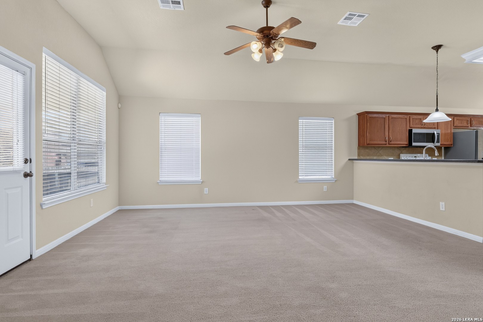 201 COMANCHE TRL, Cibolo, TX 78108