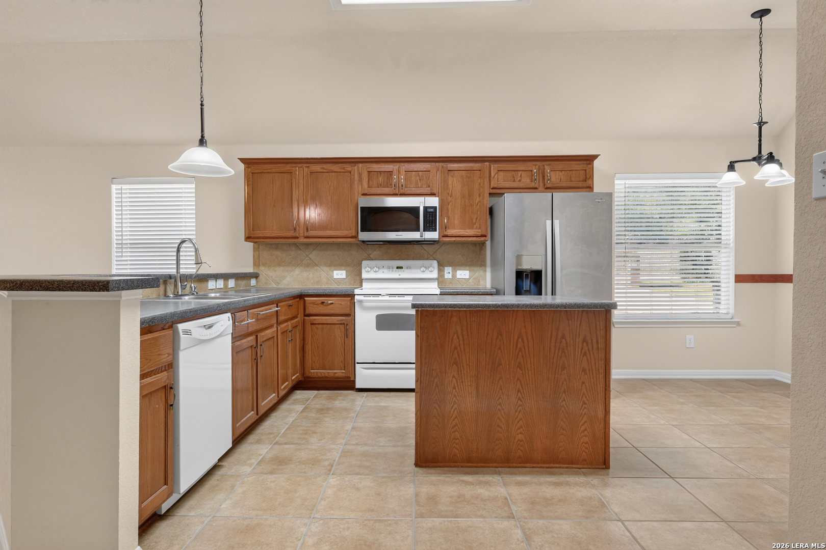 201 COMANCHE TRL, Cibolo, TX 78108
