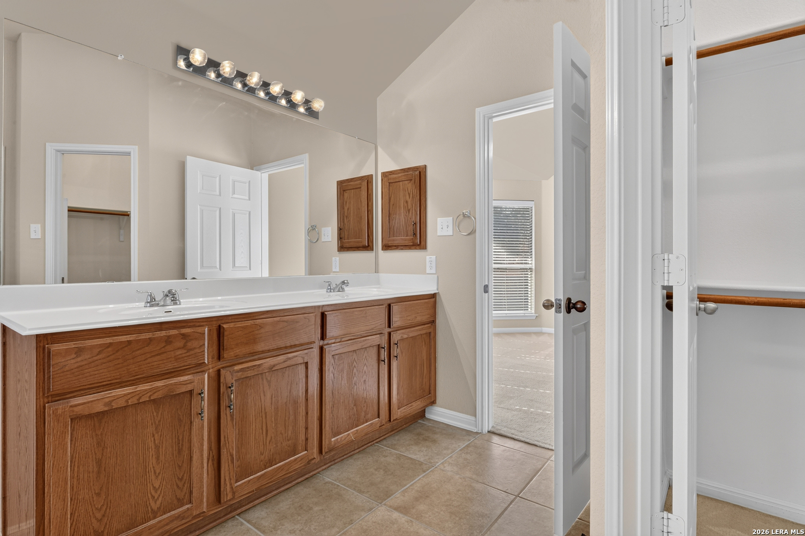 201 COMANCHE TRL, Cibolo, TX 78108
