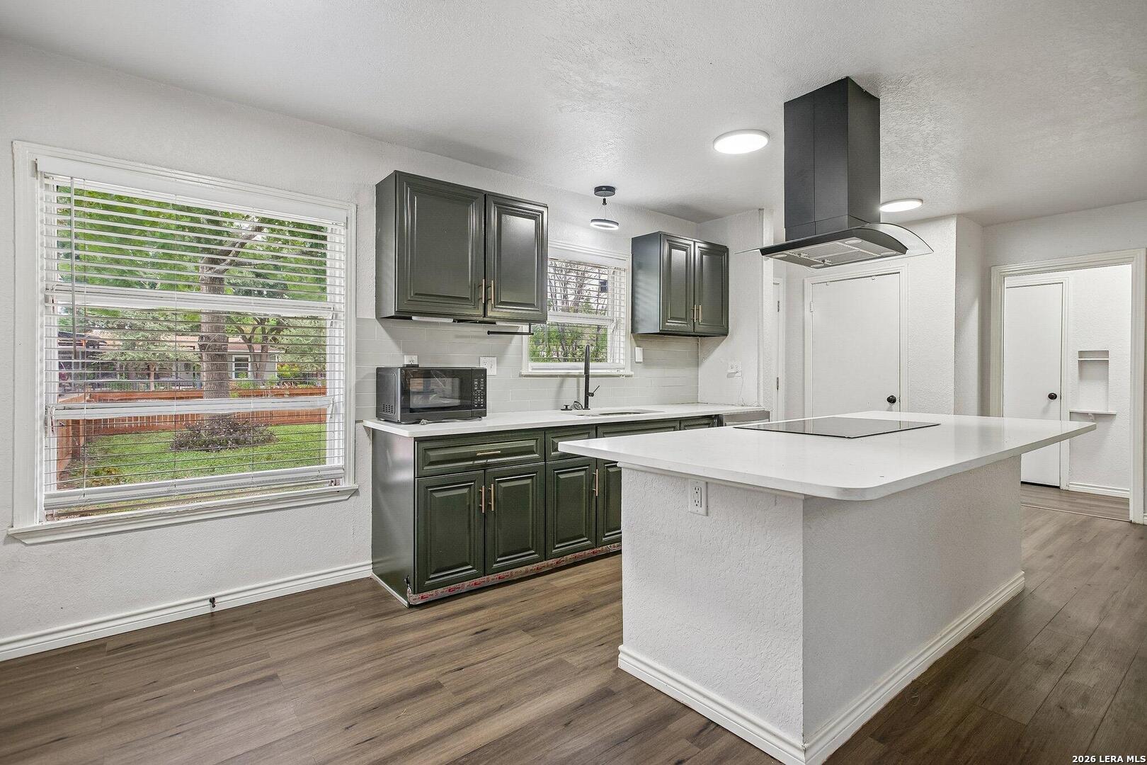 318 Hillwood Dr, San Antonio, TX 78213