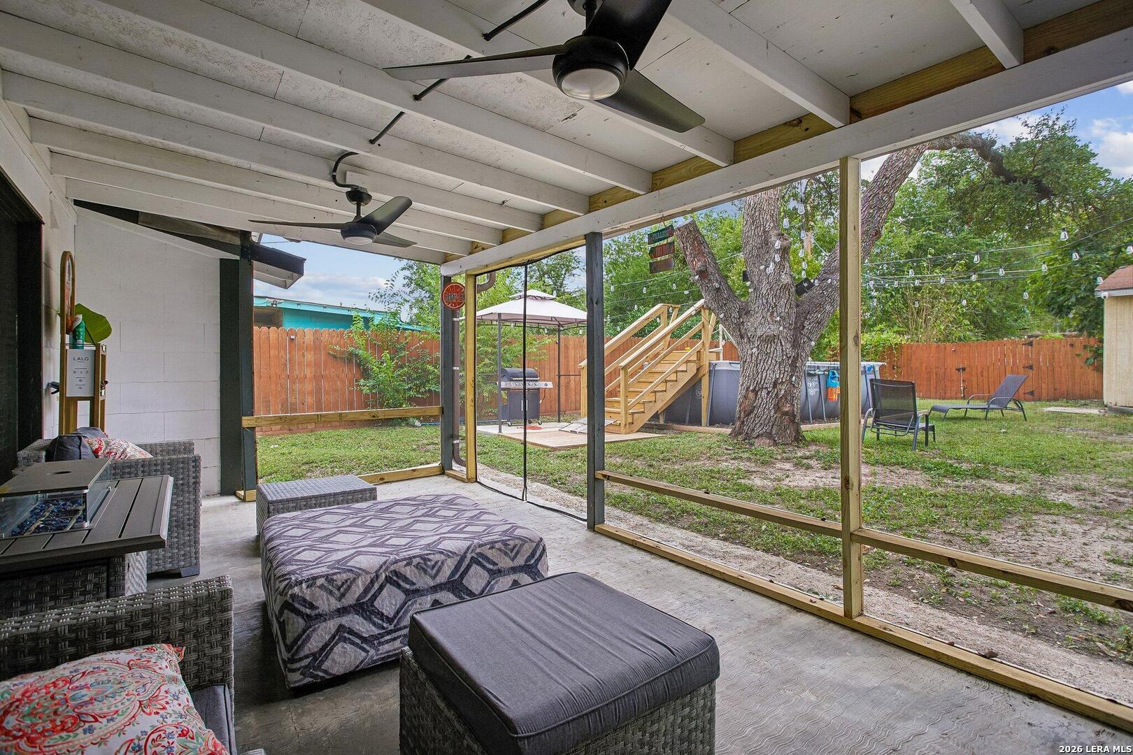 318 Hillwood Dr, San Antonio, TX 78213