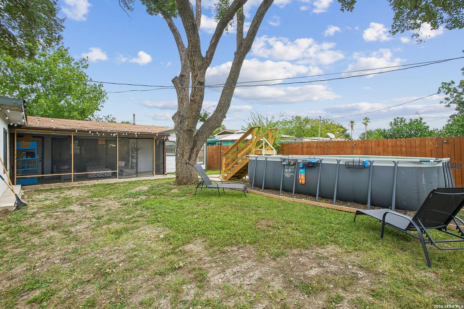 318 Hillwood Dr, San Antonio, TX 78213