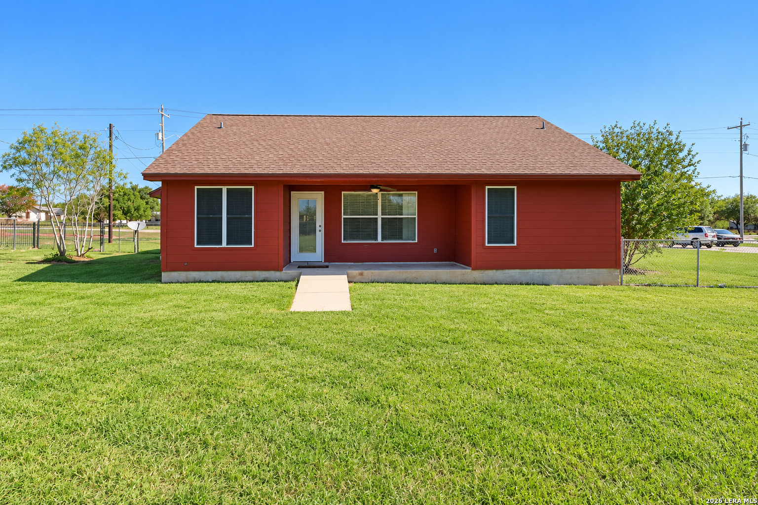 431 4TH ST, Floresville, TX 78114