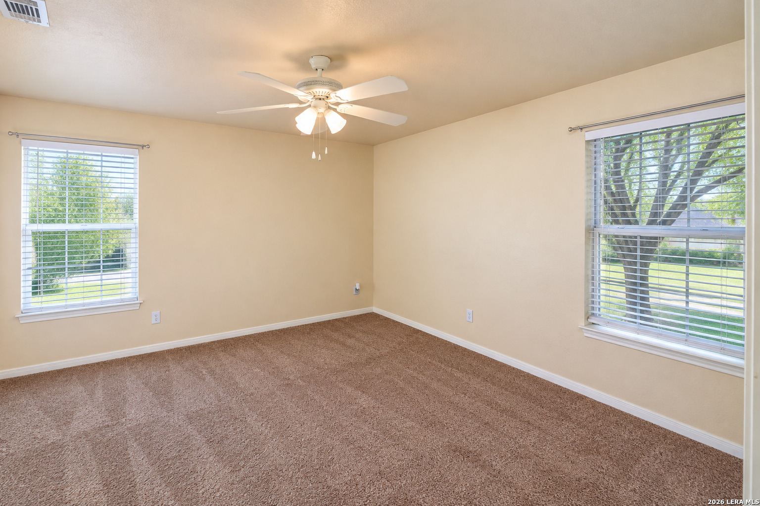 431 4TH ST, Floresville, TX 78114