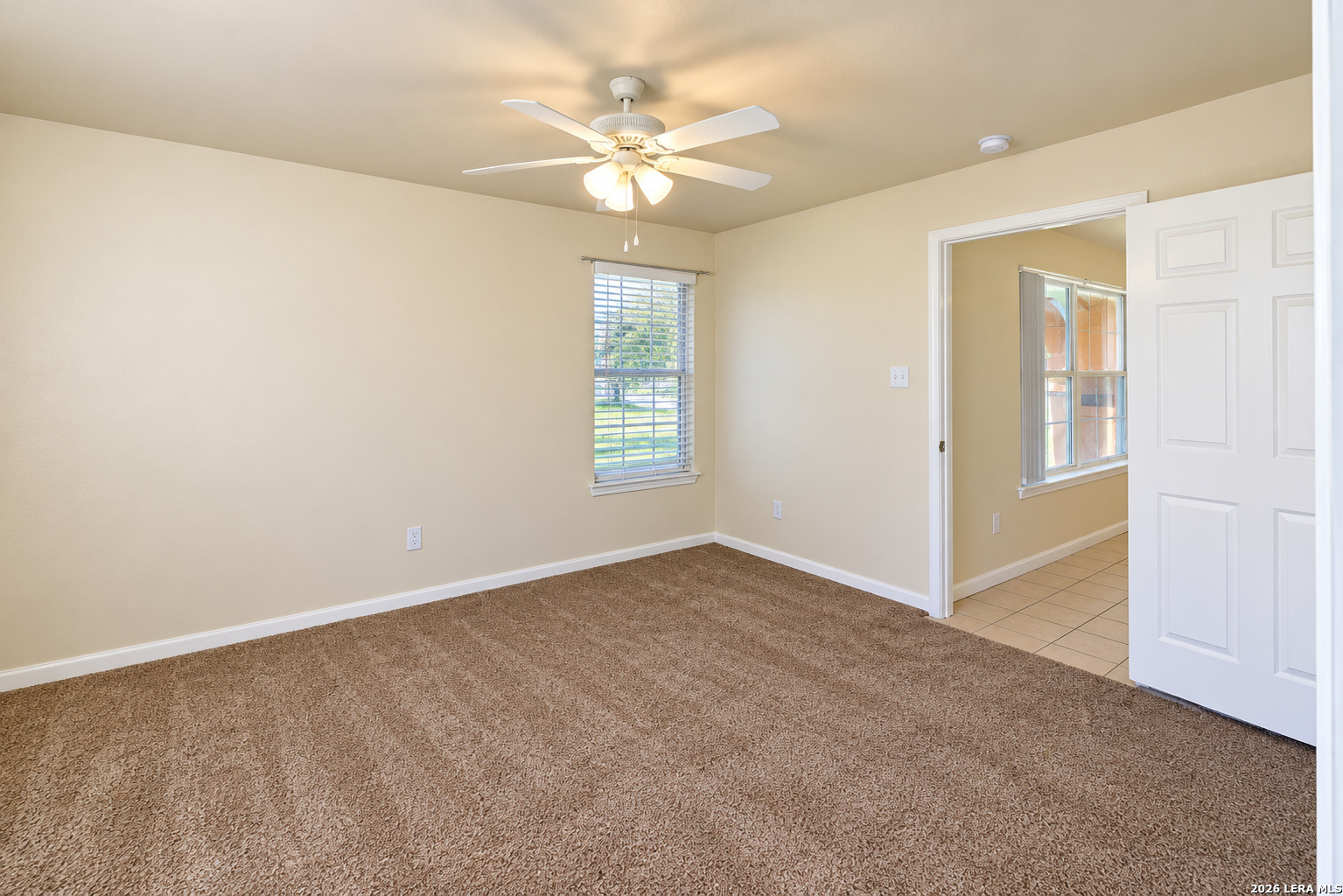 431 4TH ST, Floresville, TX 78114