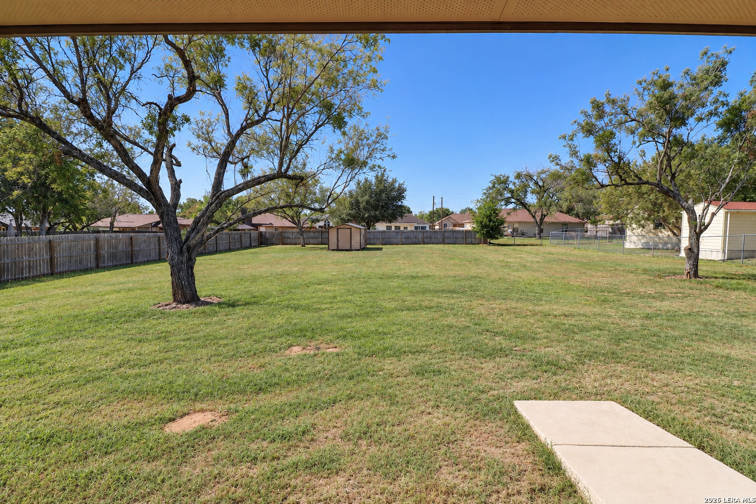 431 4TH ST, Floresville, TX 78114