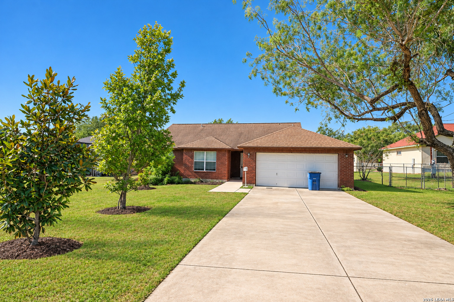 431 4TH ST, Floresville, TX 78114