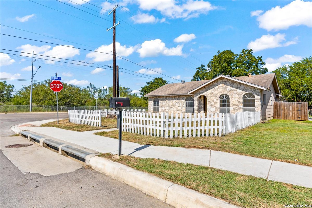 551 Kernan Dr, San Antonio, TX 78227