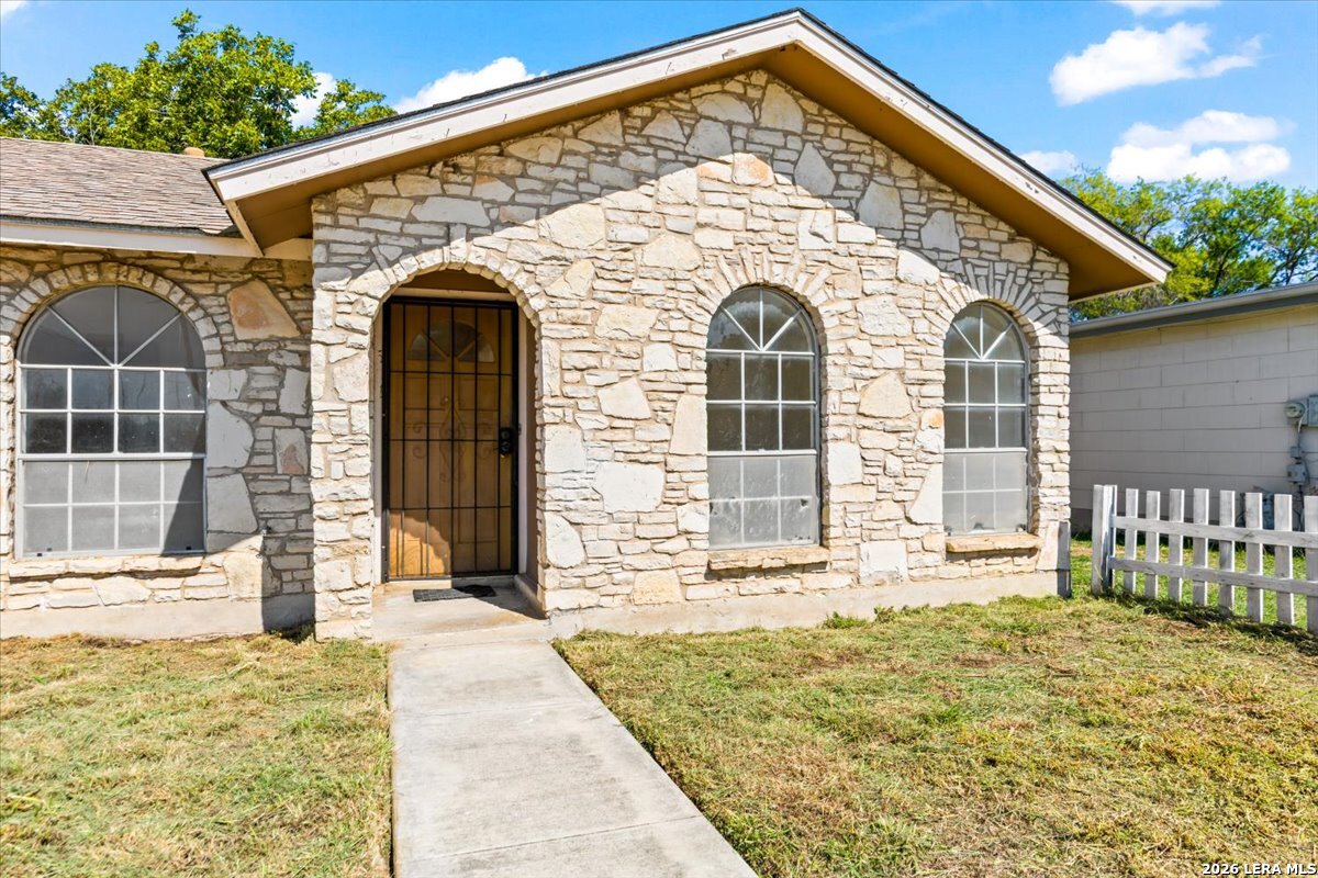 551 Kernan Dr, San Antonio, TX 78227