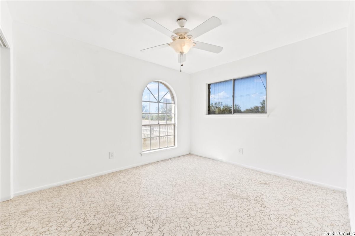 551 Kernan Dr, San Antonio, TX 78227