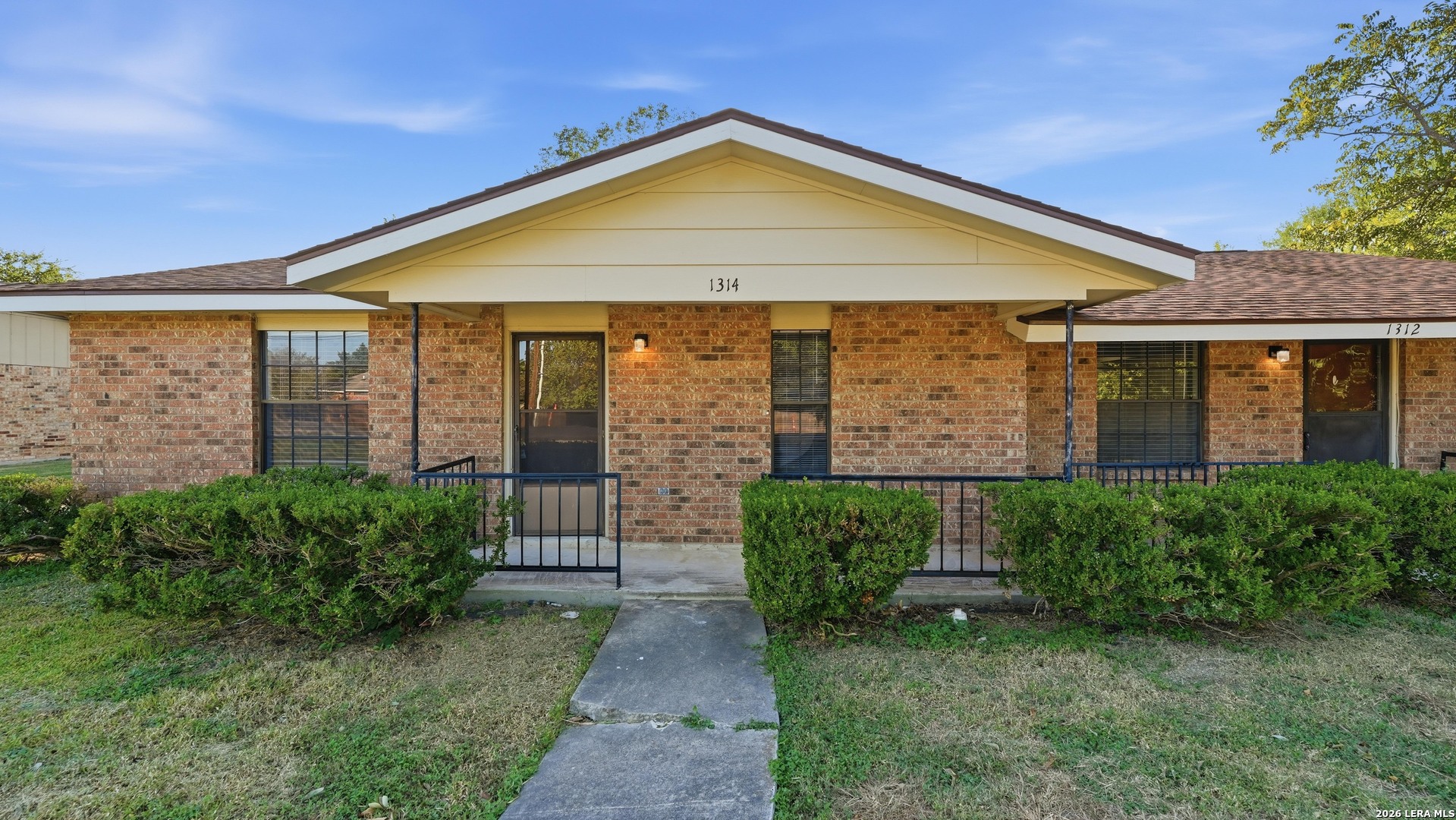 1314 S MESQUITE AVE, New Braunfels, TX 78130