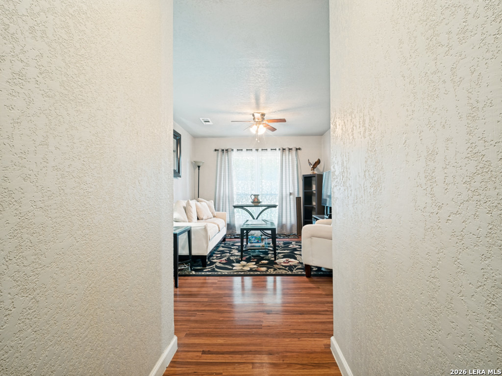 7111 Glen Grv, San Antonio, TX 78239