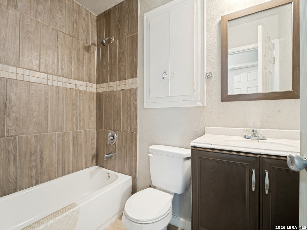 7111 Glen Grv, San Antonio, TX 78239