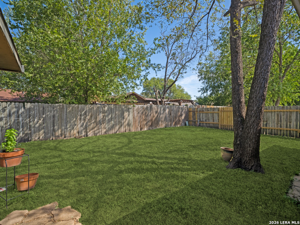 7111 Glen Grv, San Antonio, TX 78239