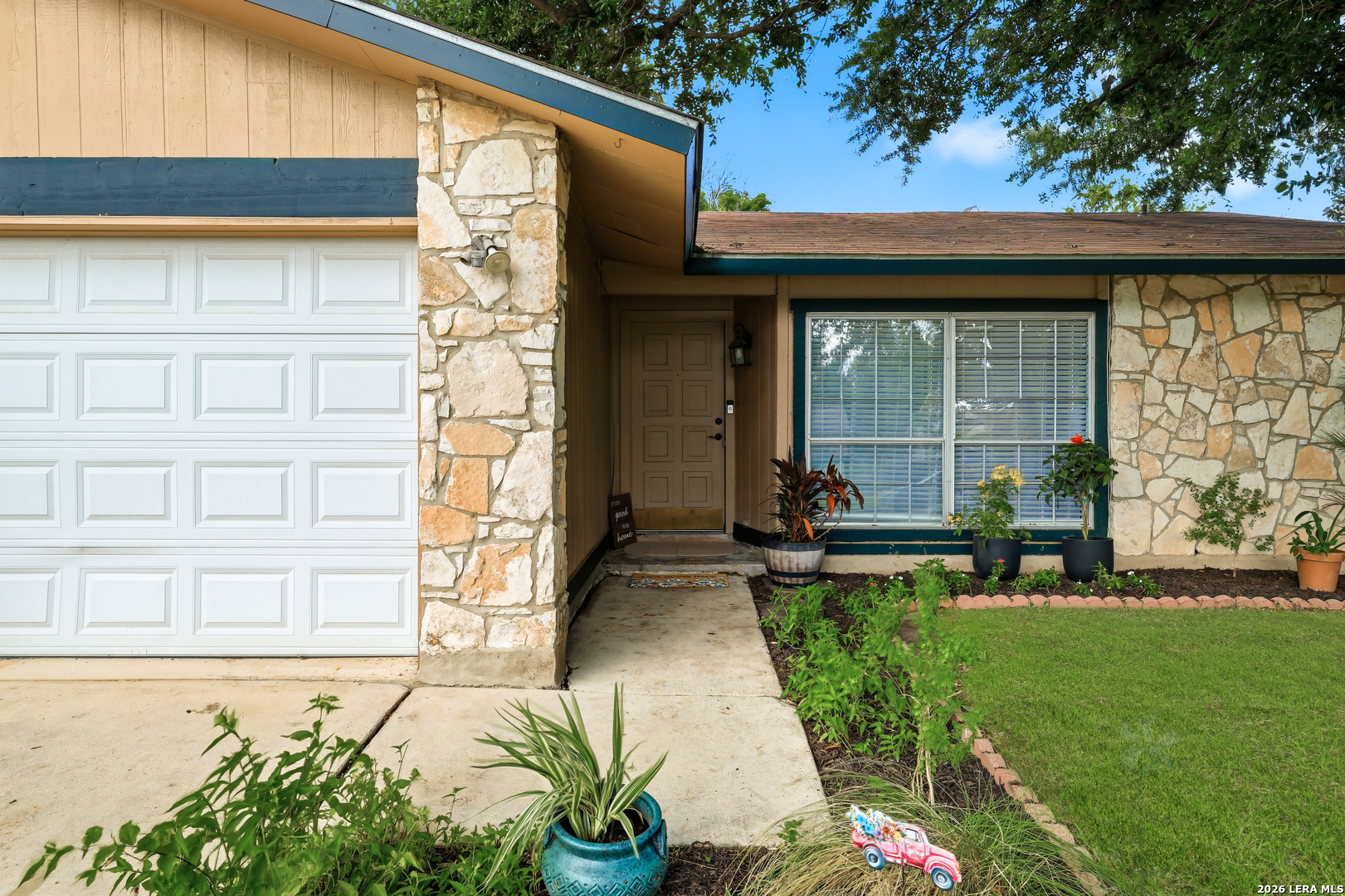 5279 CHAROLAIS DR, San Antonio, TX 78247
