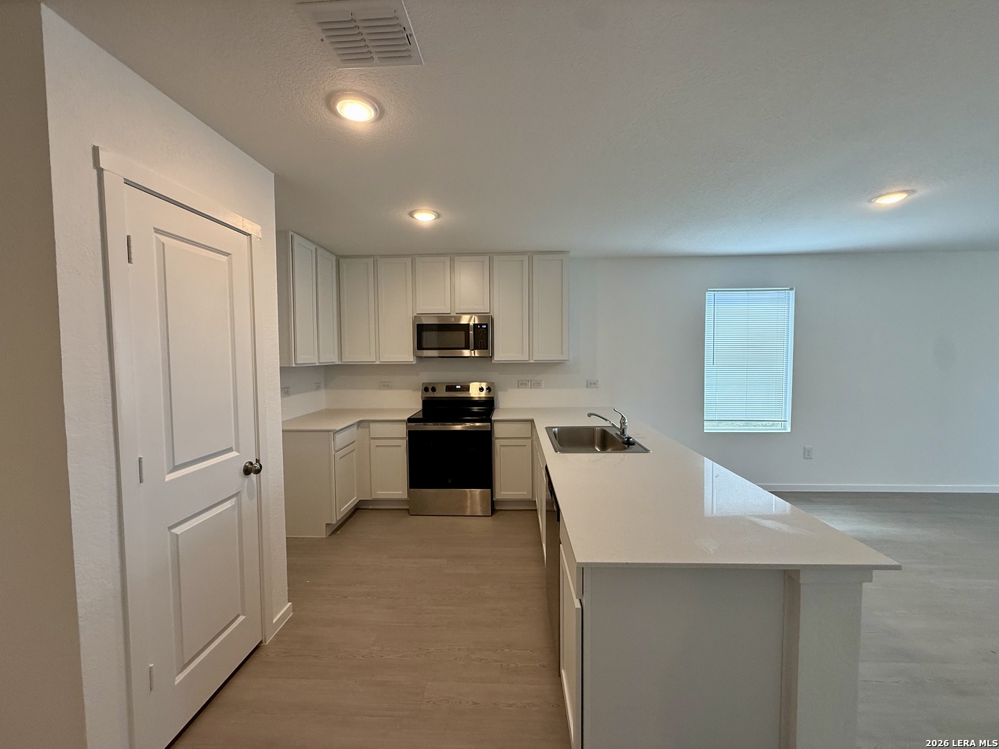 3211 Gilbert Garden, Converse, TX 78109