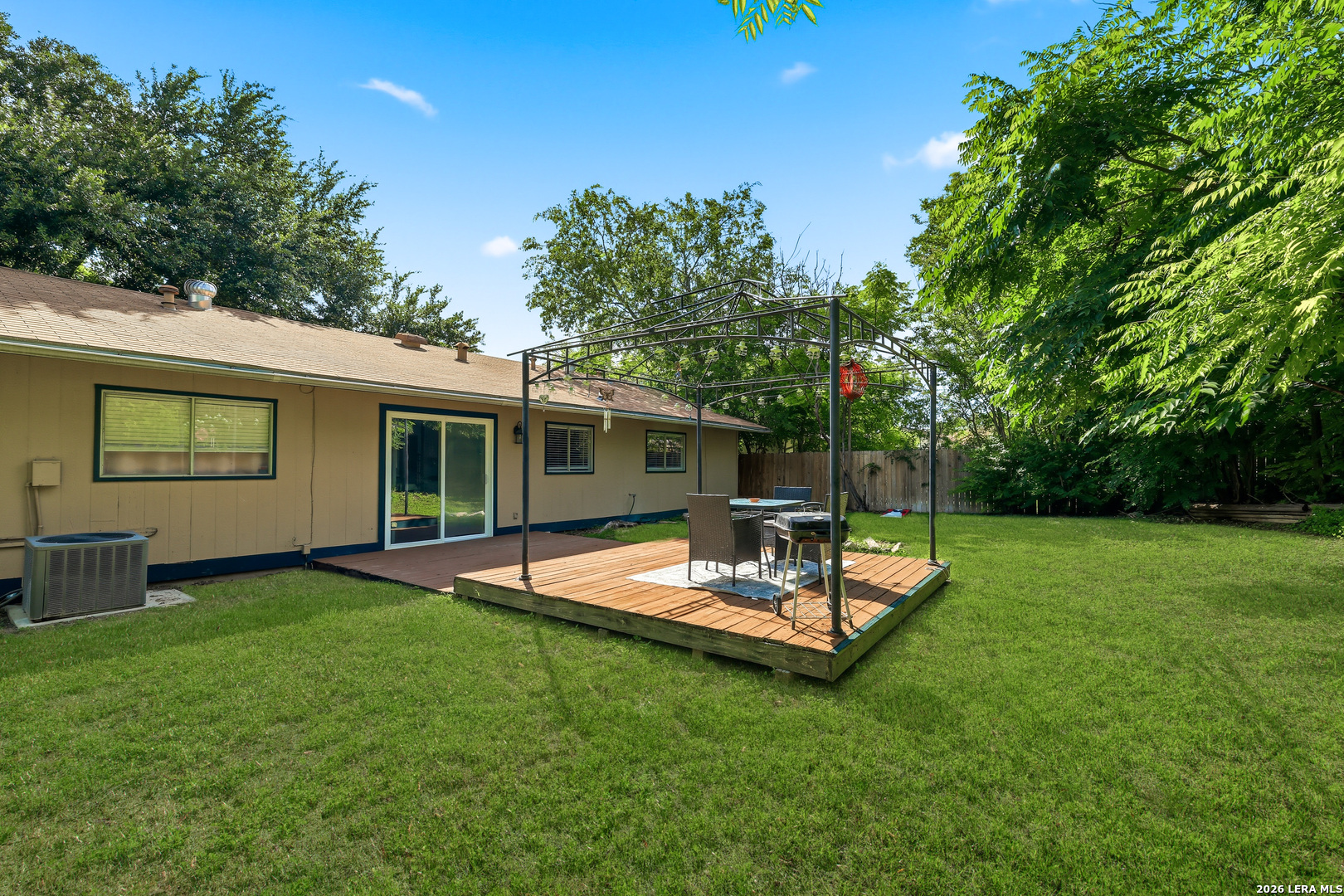 5279 CHAROLAIS DR, San Antonio, TX 78247