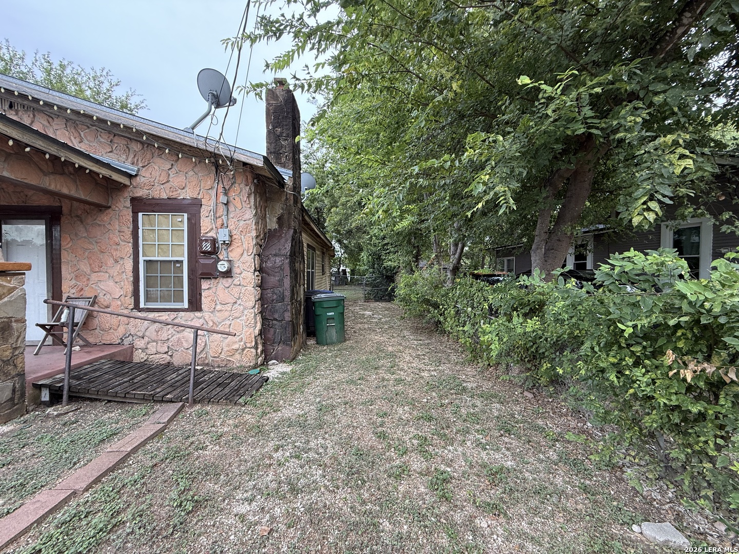 458 E Young, San Antonio, TX 78214