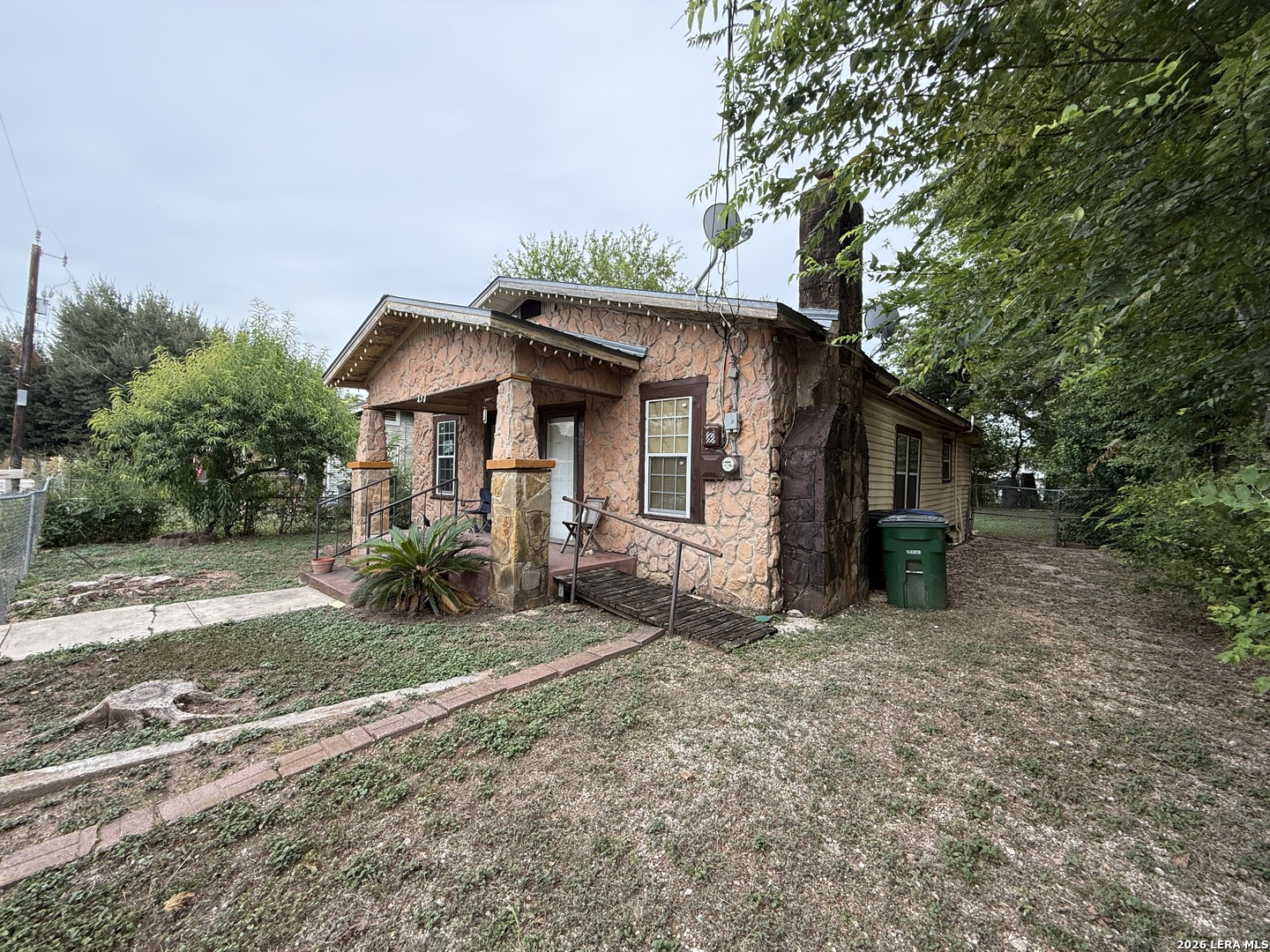 458 E Young, San Antonio, TX 78214
