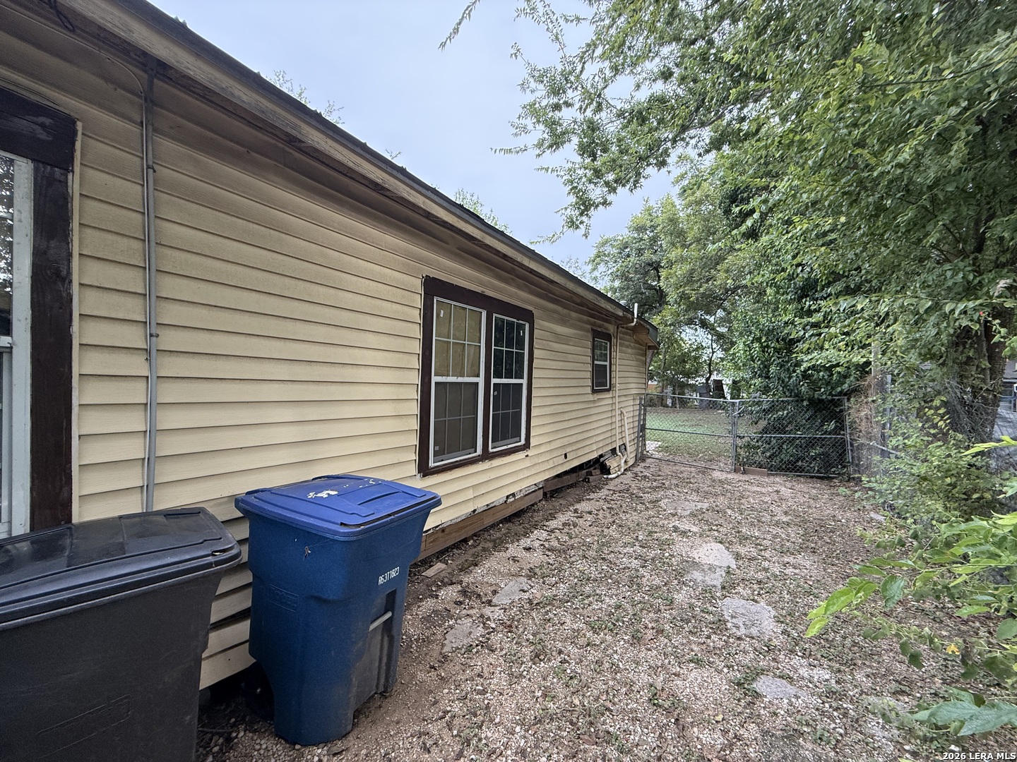 458 E Young, San Antonio, TX 78214