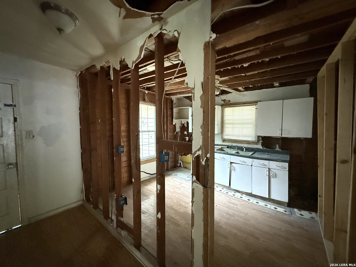 458 E Young, San Antonio, TX 78214