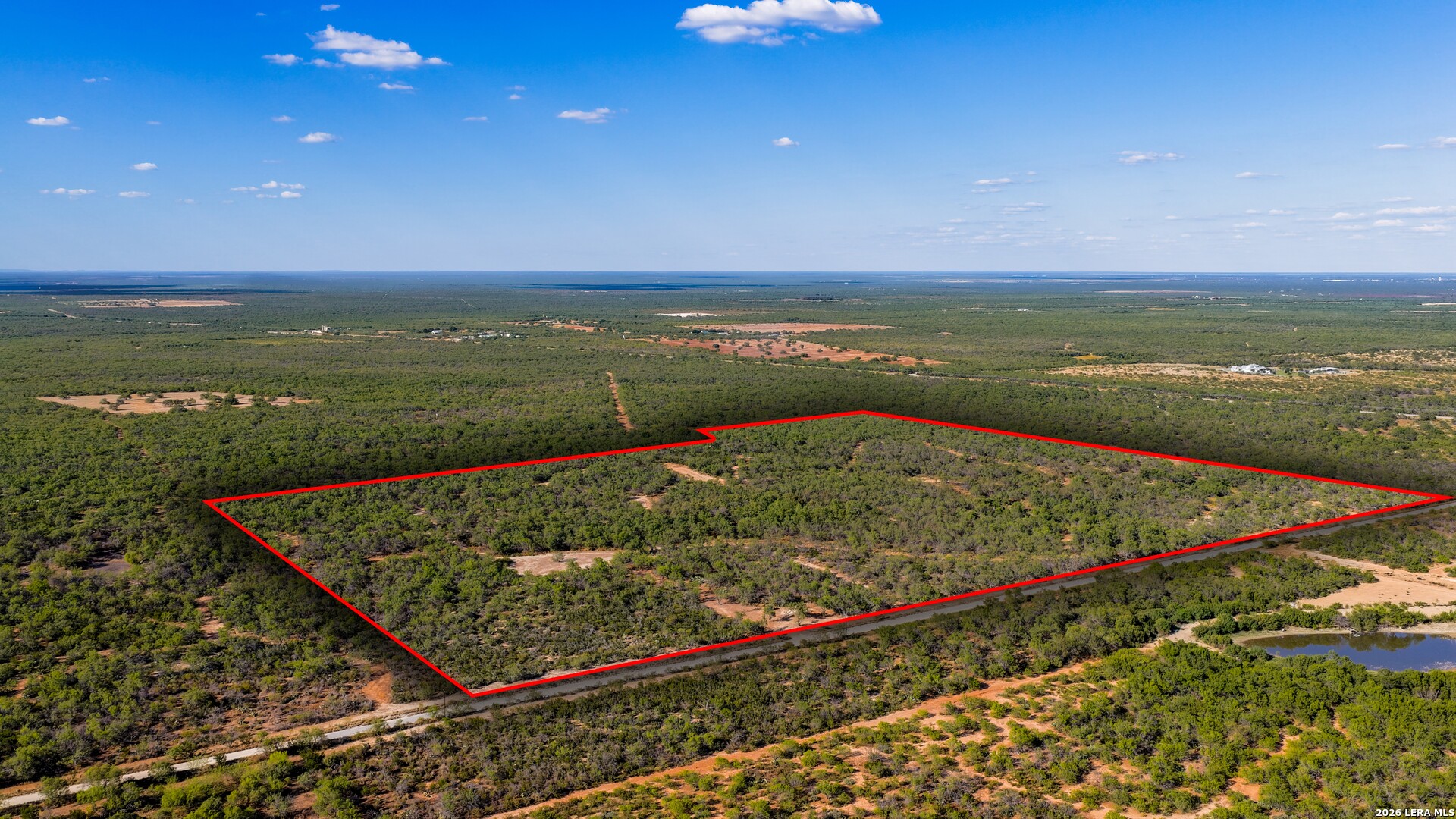 456 ESCONDIDO RD, Carrizo Springs, TX 78834