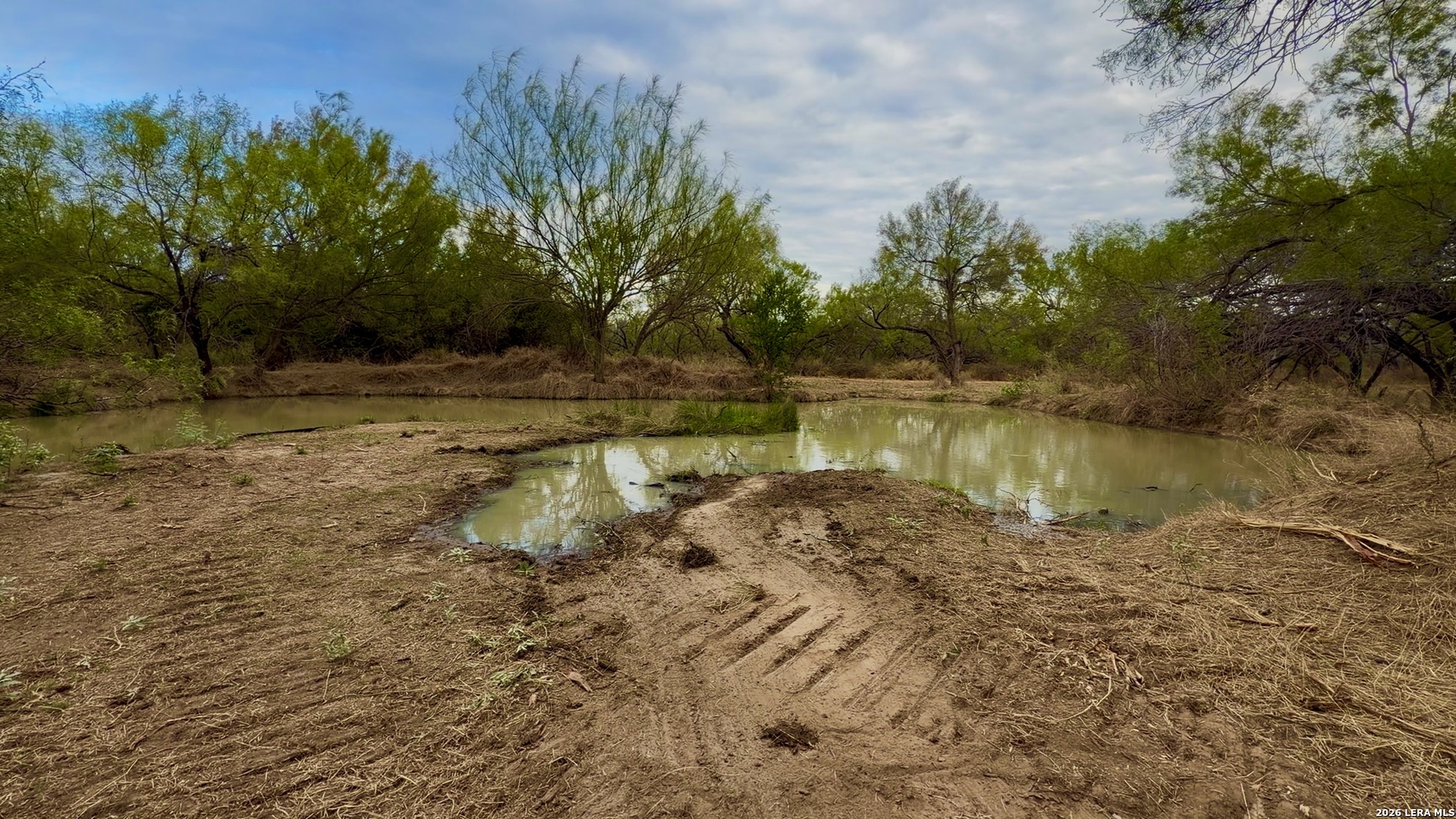 456 ESCONDIDO RD, Carrizo Springs, TX 78834