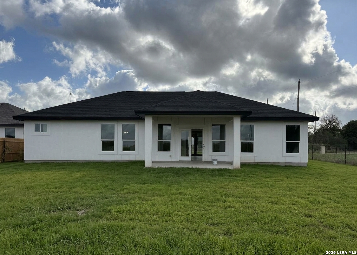 205 County Road 6812, Natalia, TX 78059