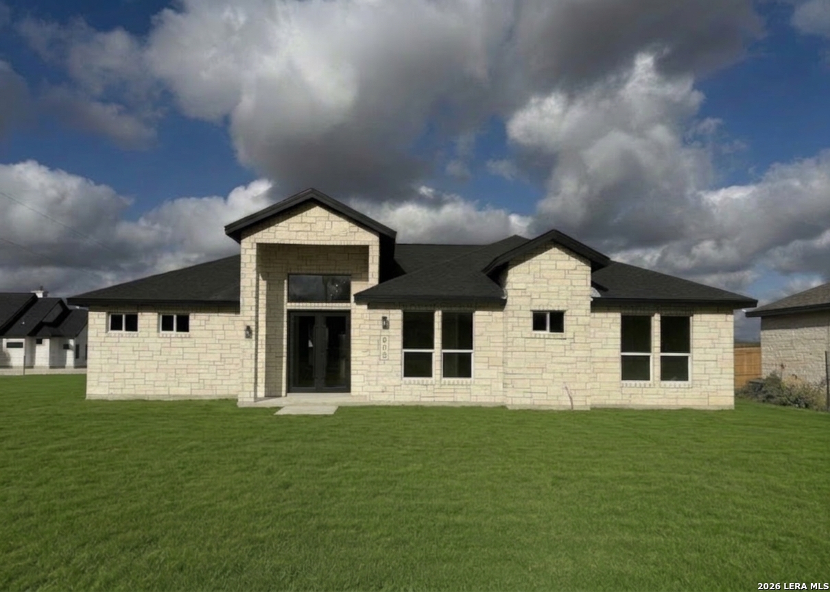 205 County Road 6812, Natalia, TX 78059