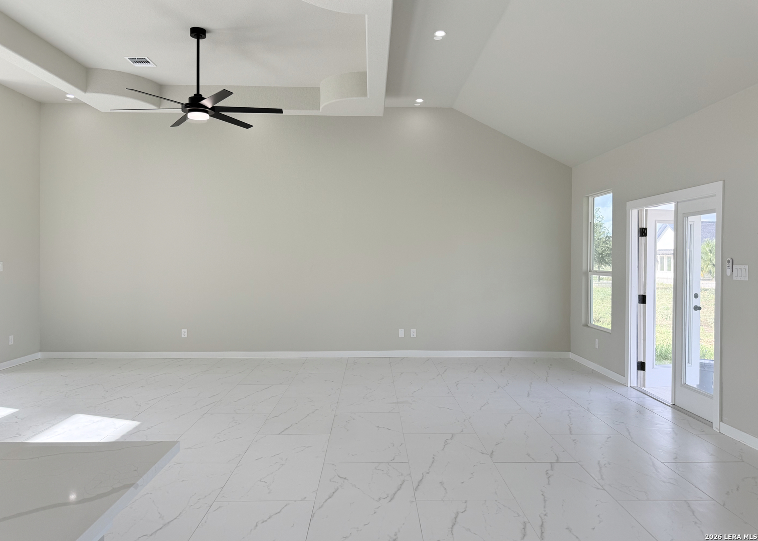 205 County Road 6812, Natalia, TX 78059