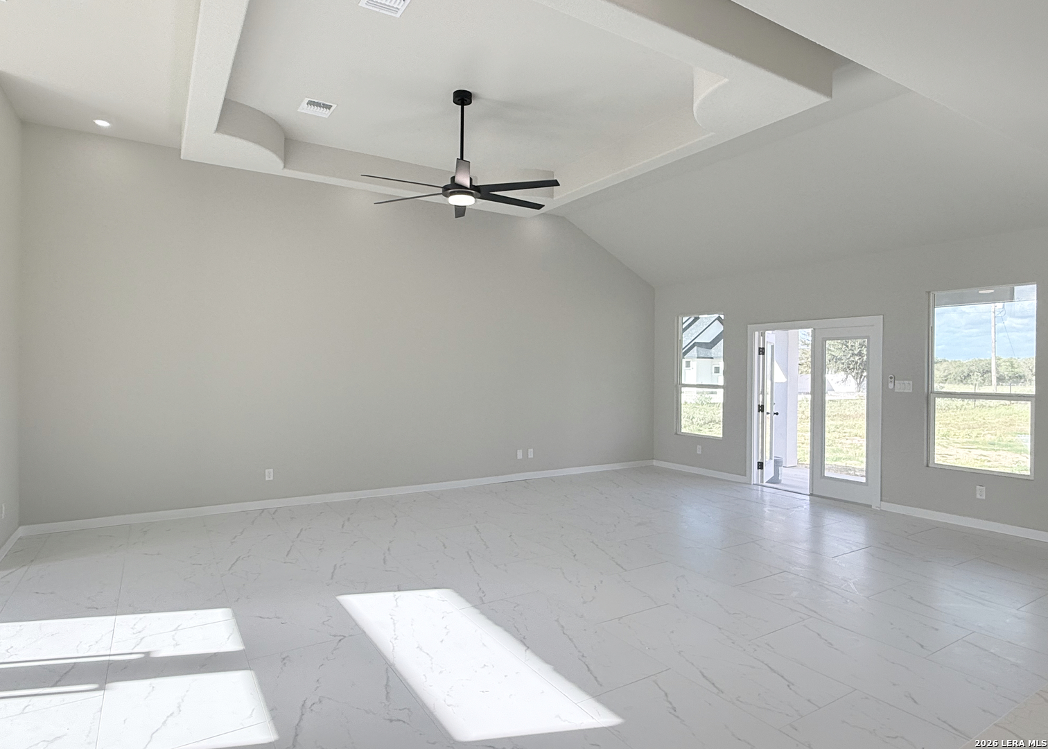 205 County Road 6812, Natalia, TX 78059