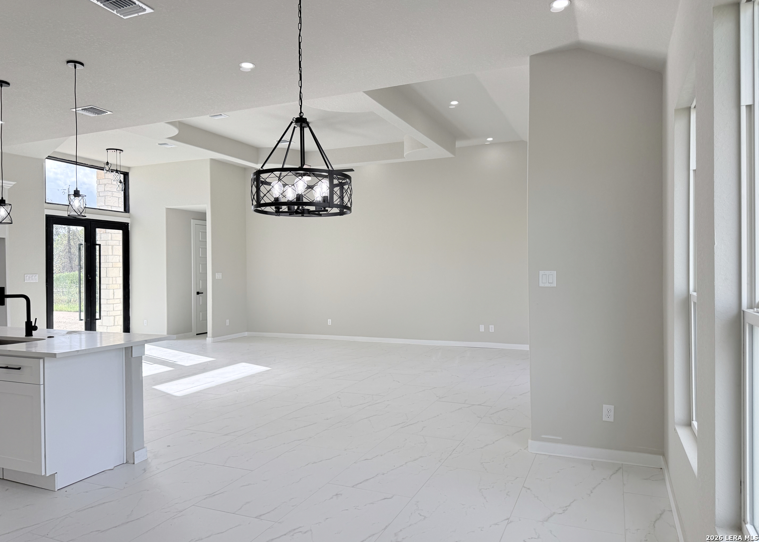 205 County Road 6812, Natalia, TX 78059