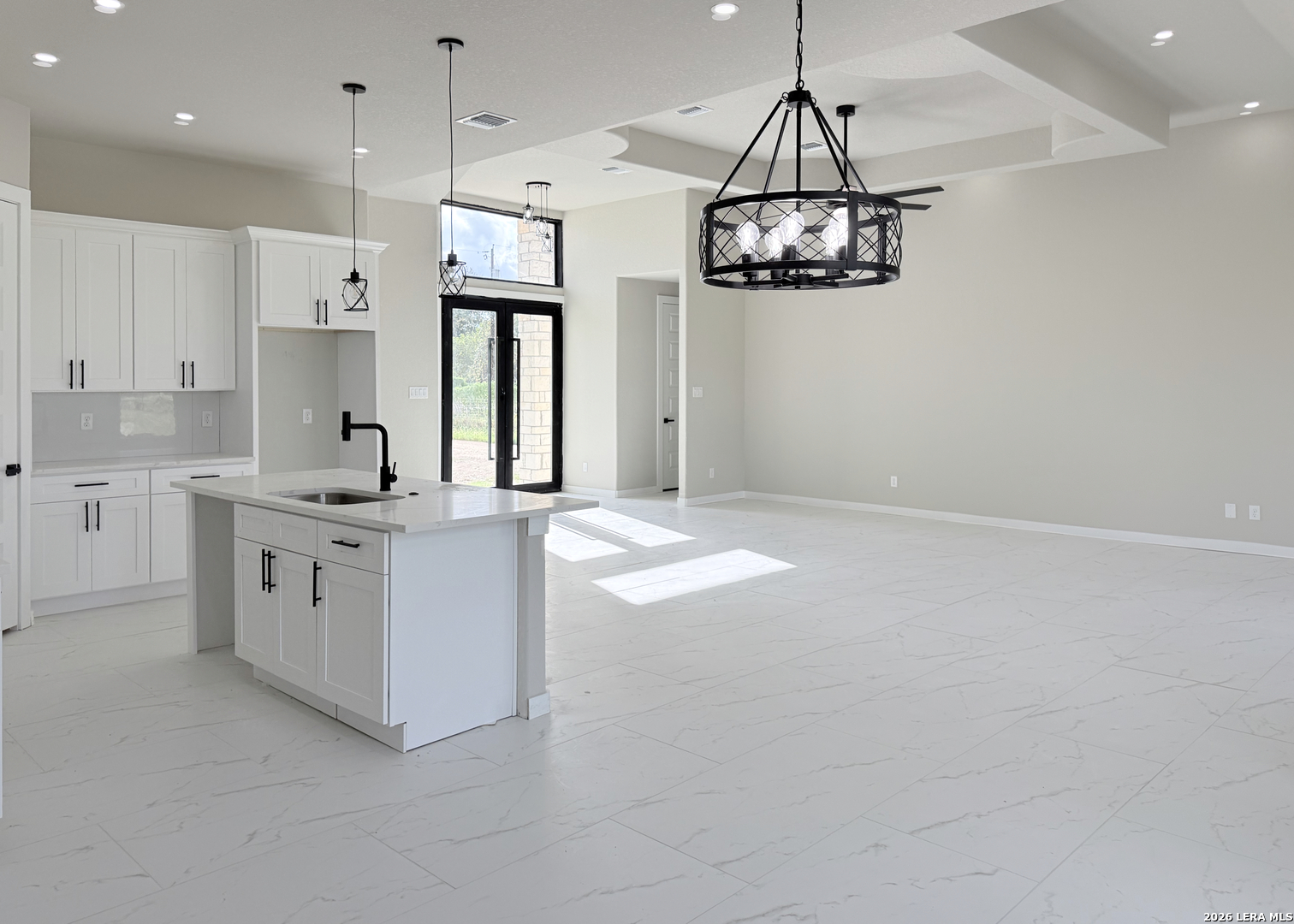 205 County Road 6812, Natalia, TX 78059