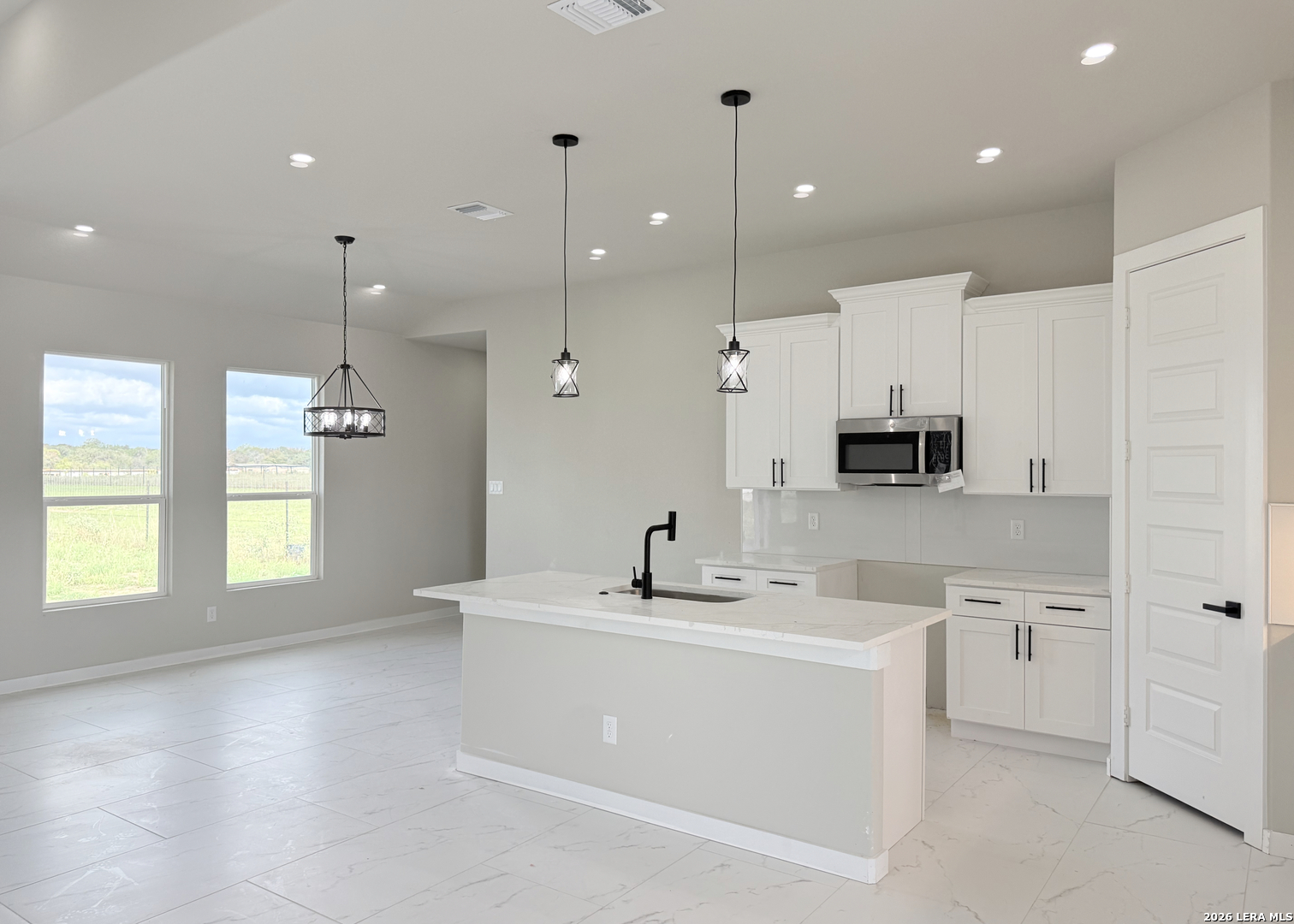 205 County Road 6812, Natalia, TX 78059