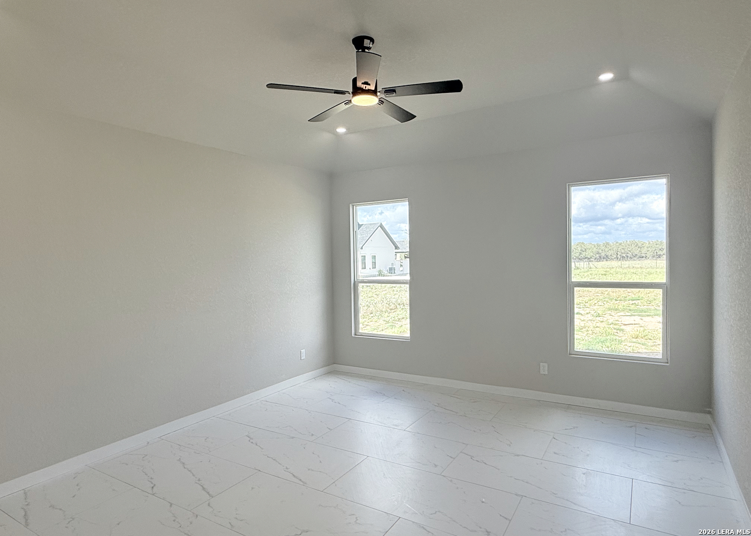 205 County Road 6812, Natalia, TX 78059