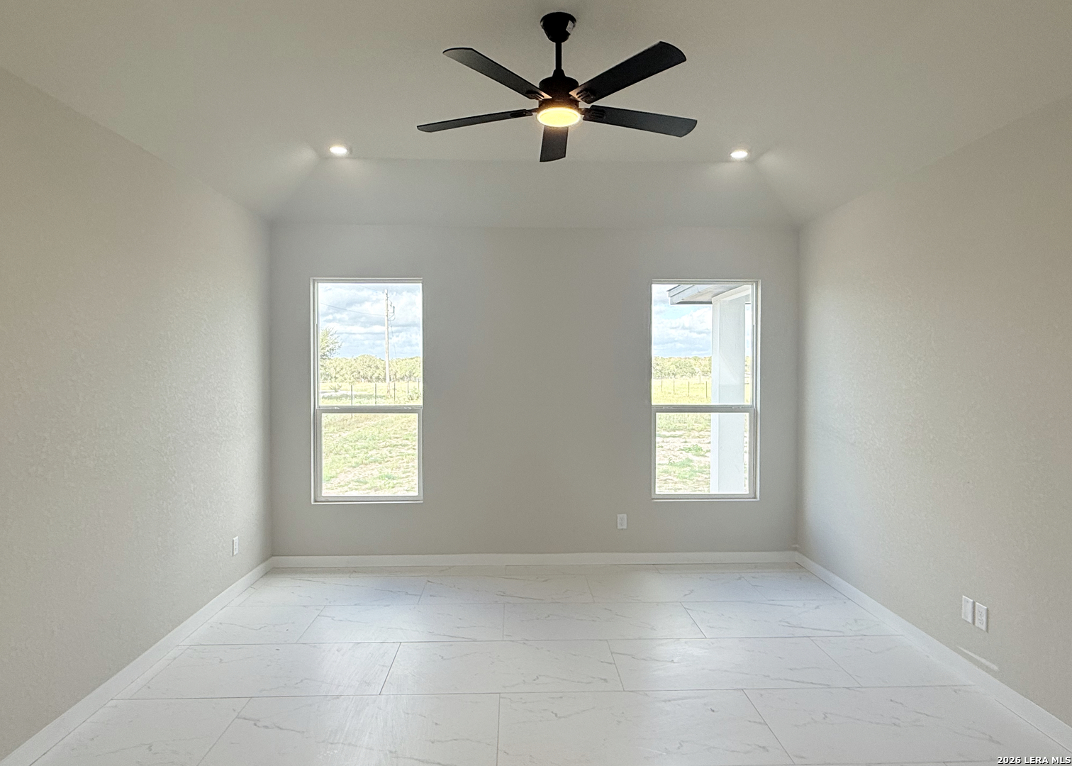 205 County Road 6812, Natalia, TX 78059