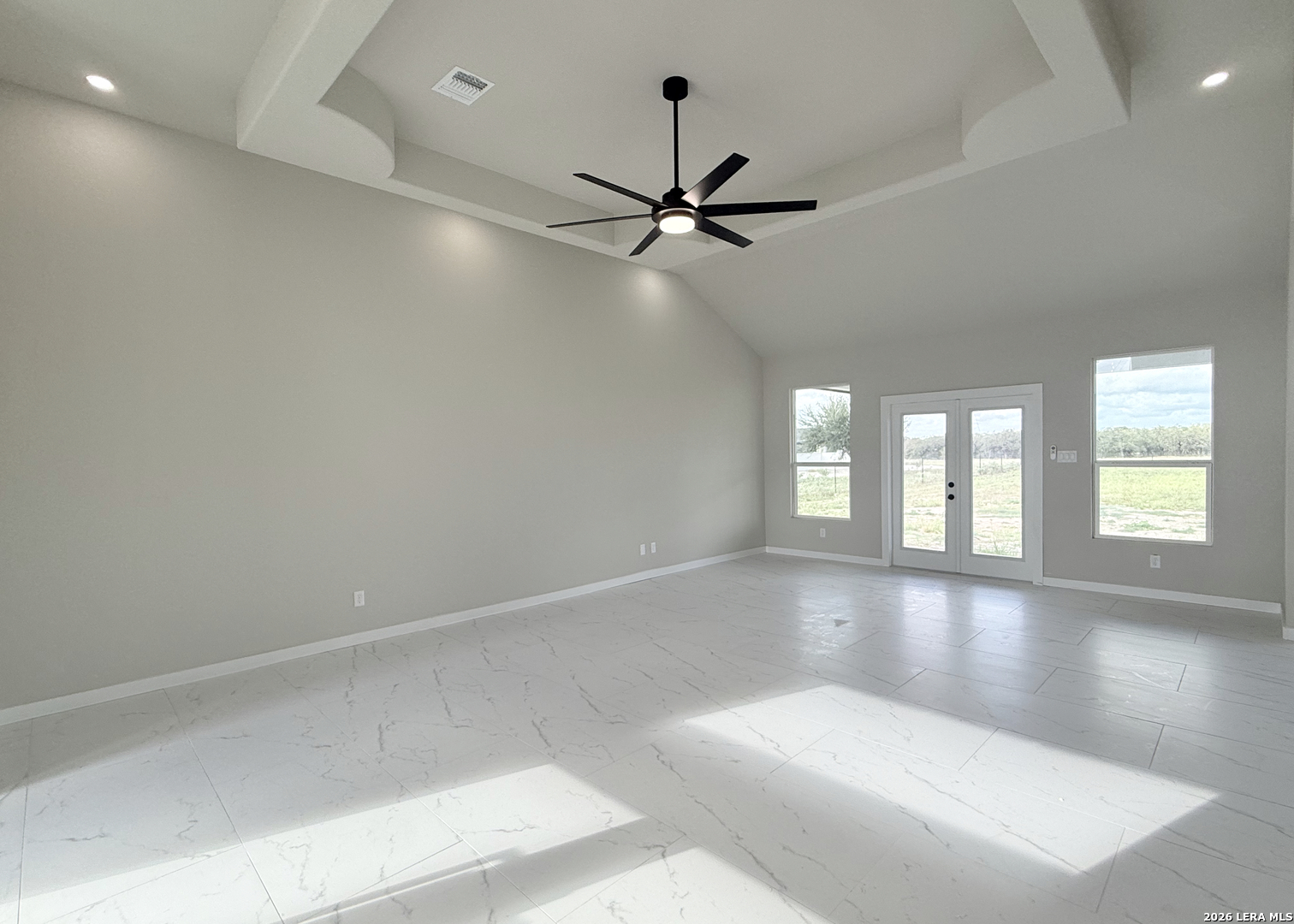 205 County Road 6812, Natalia, TX 78059